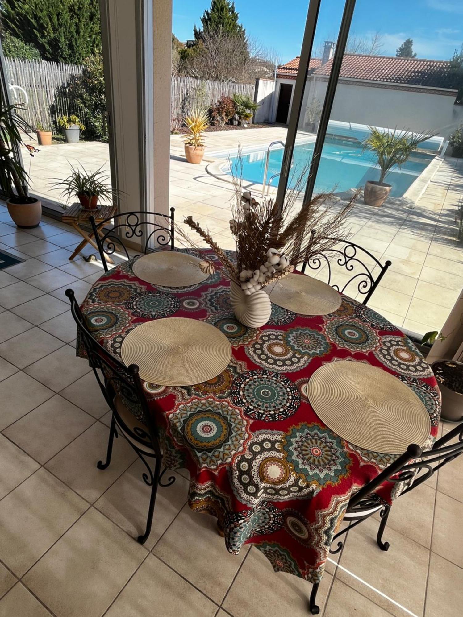 Les Voyages De Louison Bed & Breakfast Lavardac Exterior photo