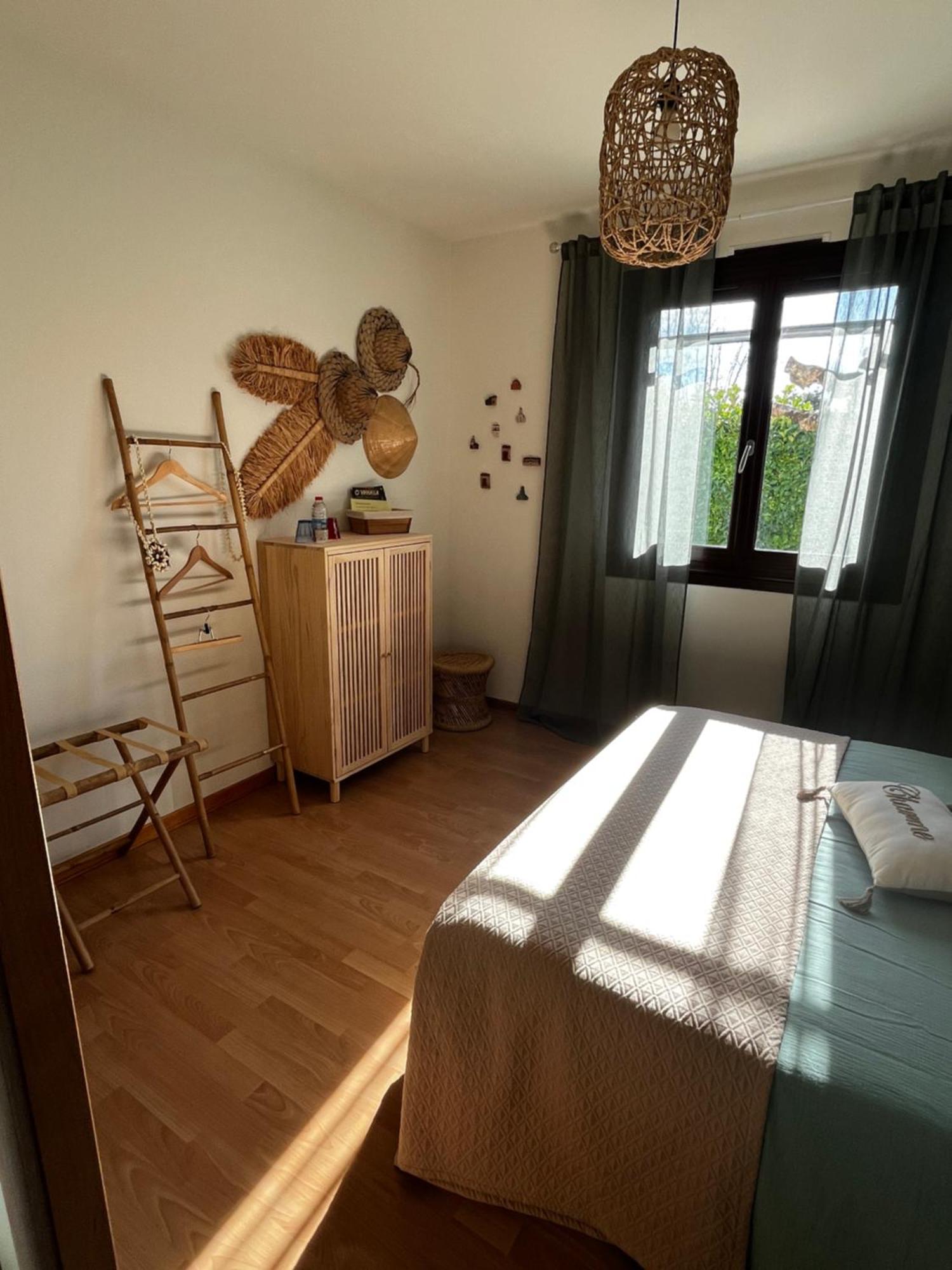 Les Voyages De Louison Bed & Breakfast Lavardac Exterior photo